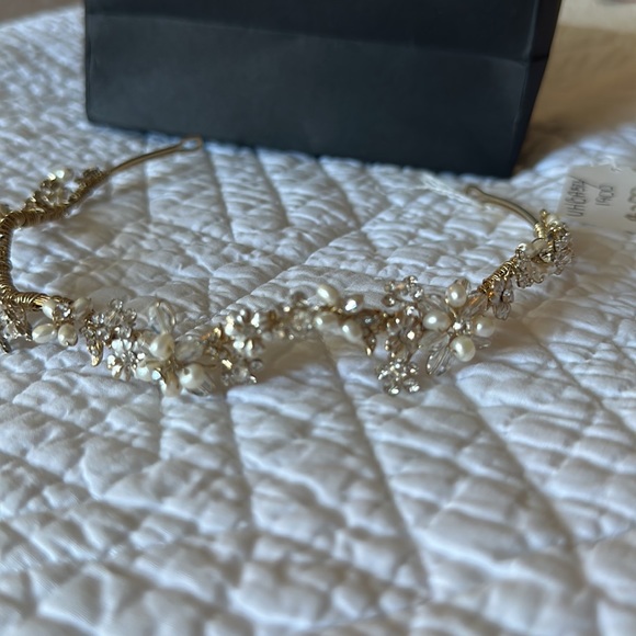 Bridal tiara - Picture 2 of 6